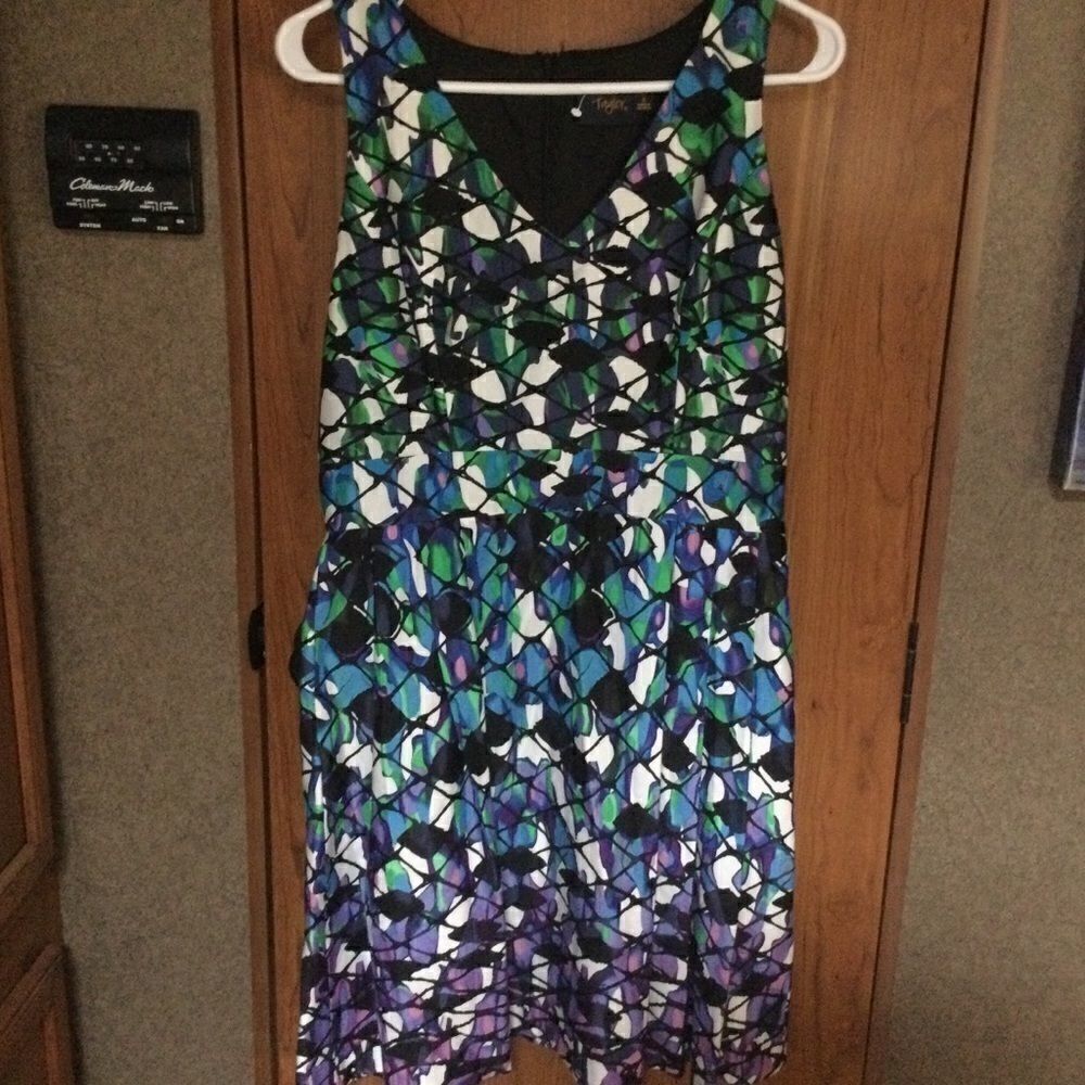 NWT. Just Taylor Women’s Size 6 Dress, Lined